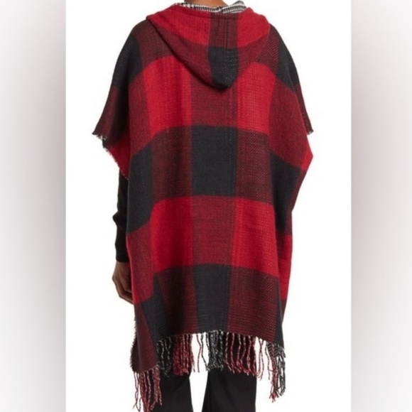 Beautiful New Hooded Red Black Buffalo Check St John’s Johns Bay Shawl Wrap - Picture 2 of 3